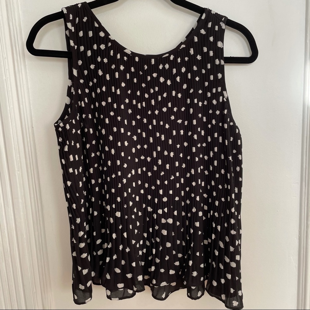Banana Republic Pleated Sleeveless Blouse